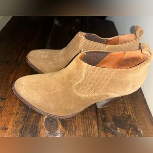 FRYE llana Shootie size 6